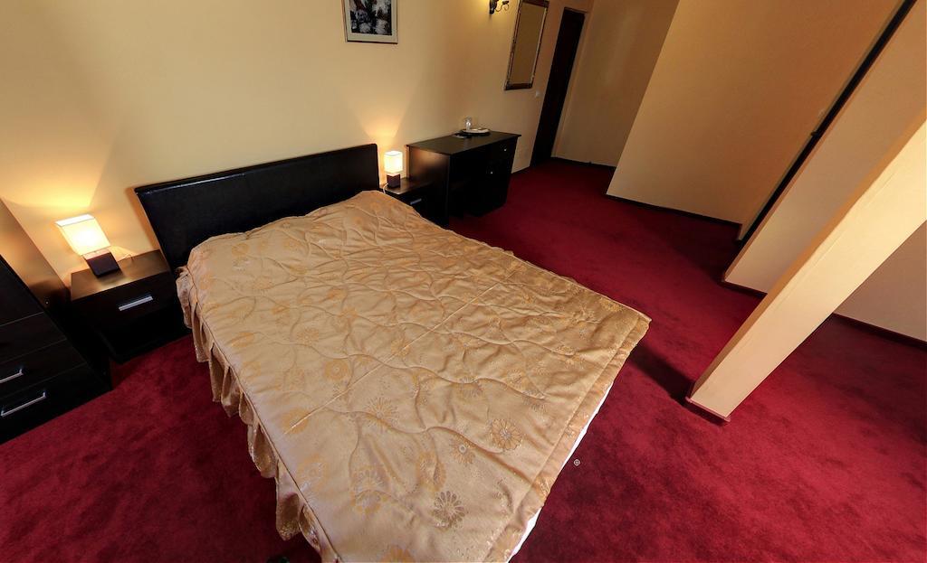La Storia Guest House Piteşti Zimmer foto