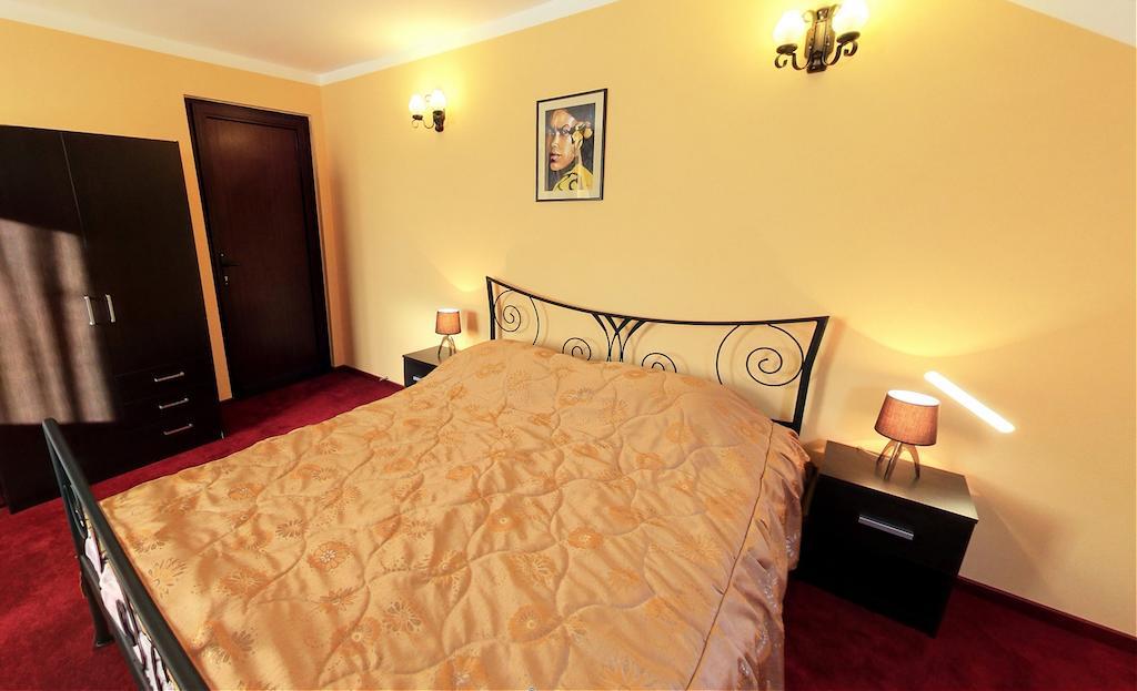 La Storia Guest House Piteşti Exterior foto